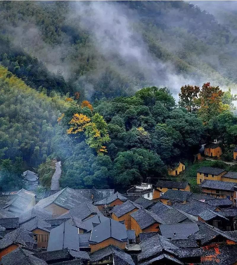 《皓衣行》路透帅翻!罗云熙拿油纸伞仙气十足,陈飞宇太有少年感