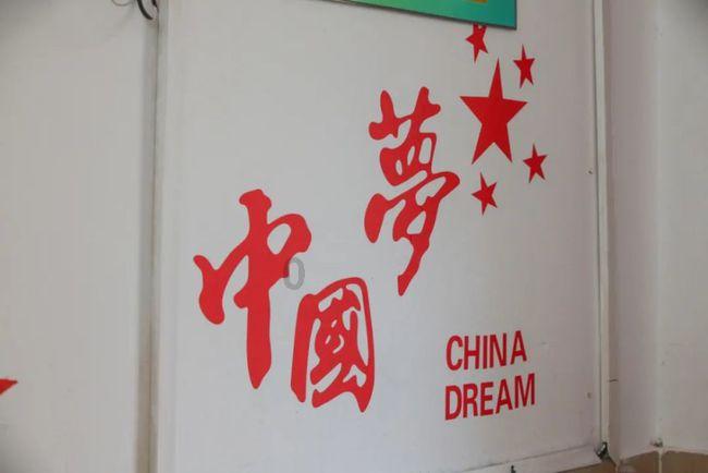 时尚女孩拍照