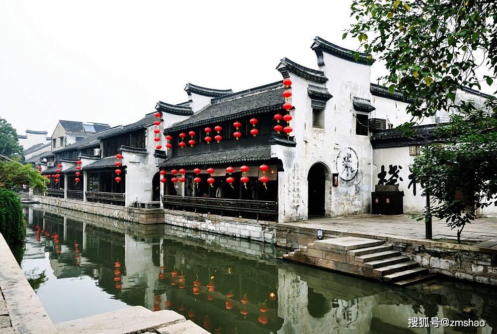 海口新海港增开新能源小车出岛专班